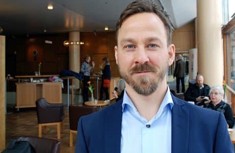 Porträtt av Henrik Larsson.