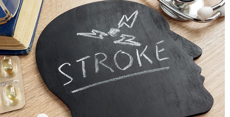 Stroke skrivet på en huvudform.