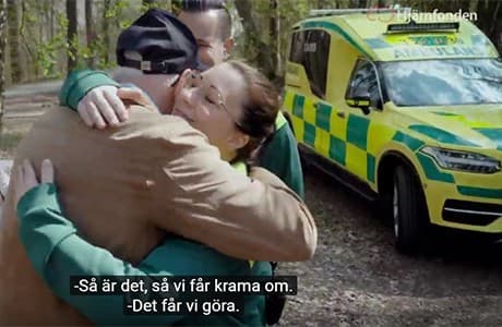 Bengt Gelin kramar om ambulanspersonalen som räddat hans liv.