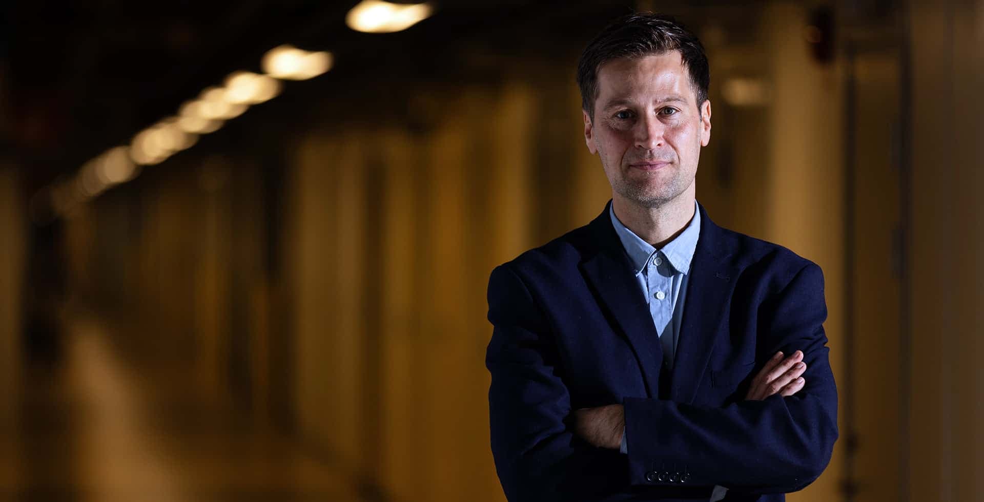 Ett porträtt på sömnforskaren Christian Benedict.