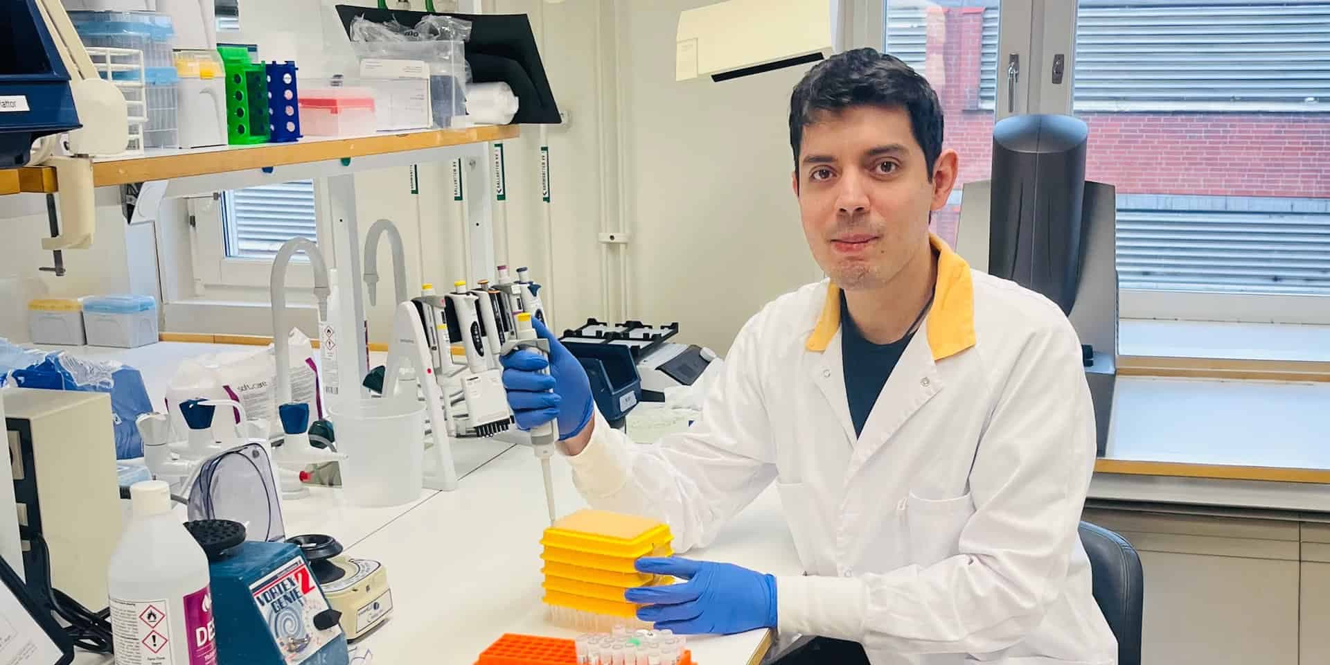 Fernando Gonzalez Ortiz i labbet.