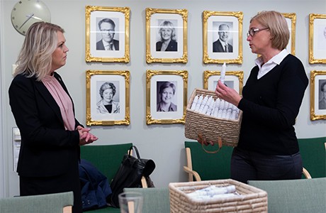 Socialminister Lena Hallengren och Hjärnfondens generalsekreterare Anna Hemlin.